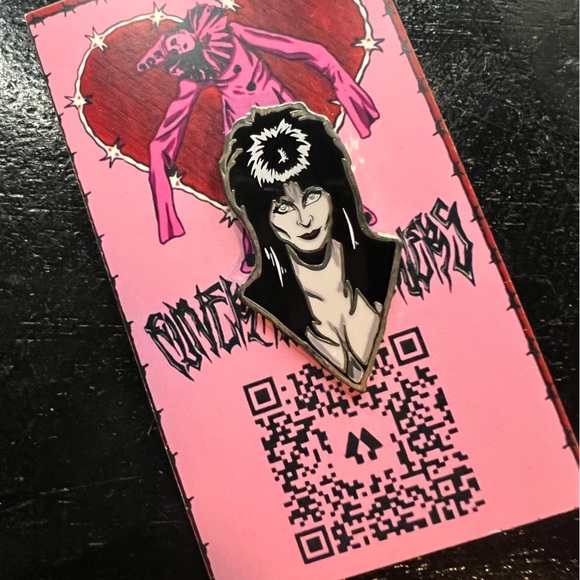 Accessories - Elvira metal enamel pin